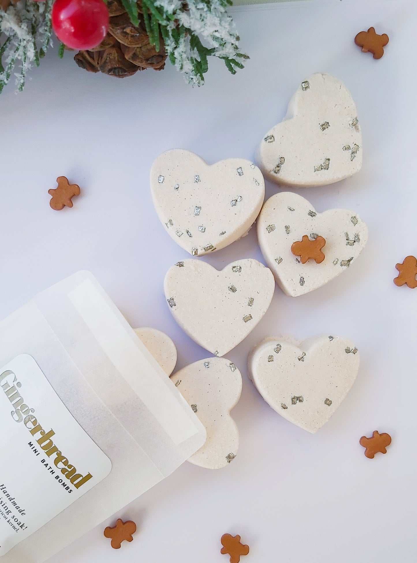 Gingerbread Mini heart bath bombs (Festive)