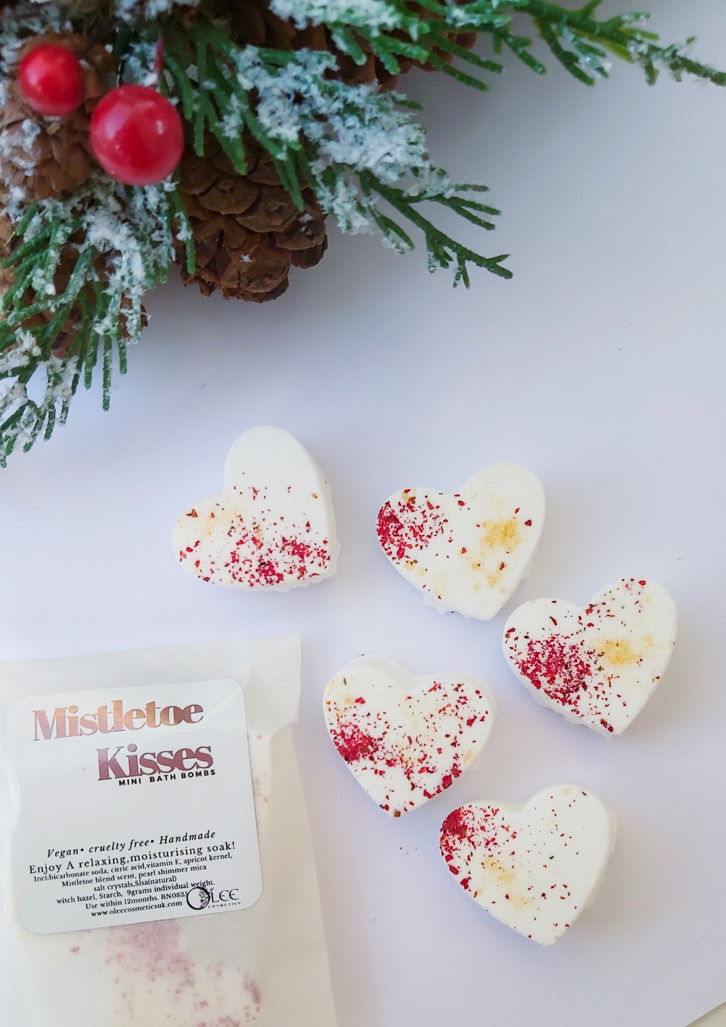 Mistletoe kisses Mini heart bath bombs (Festive)