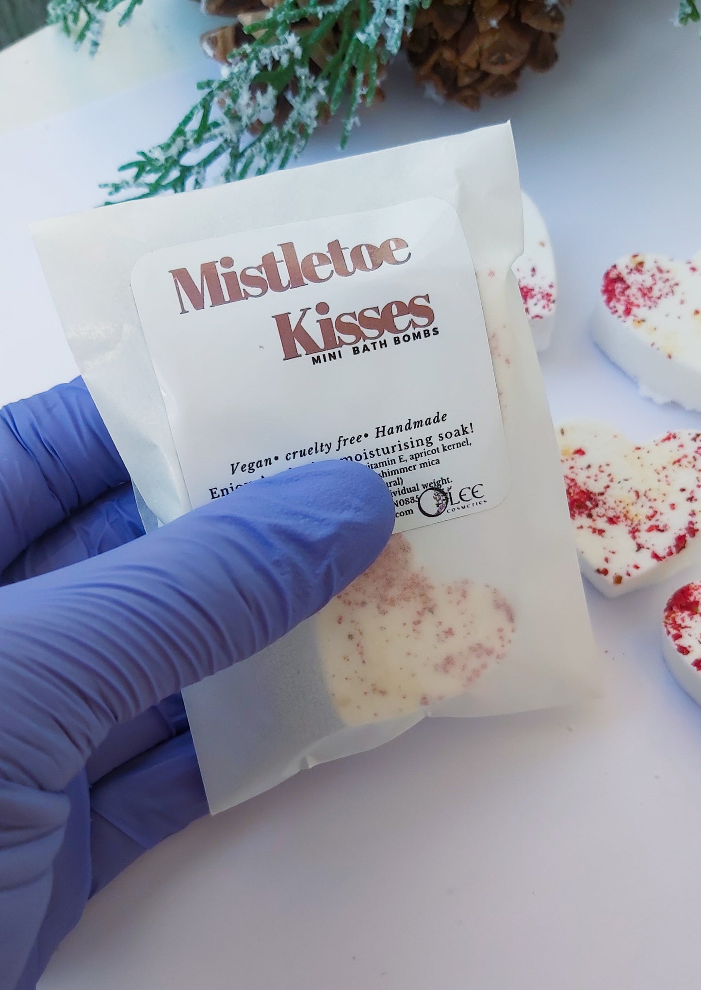 Mistletoe kisses Mini heart bath bombs (Festive)